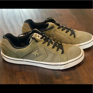 **NEW** Men’s Converse Shoes